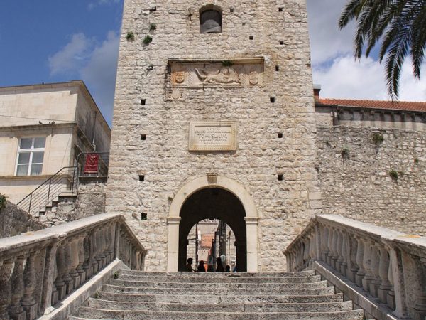 korcula-old-town-entrance